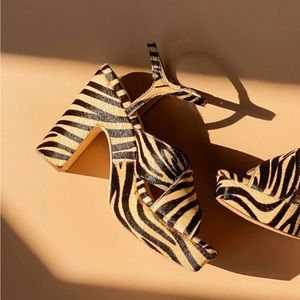 NWT Loeffler Randall Gina Zebra Platform Sandal